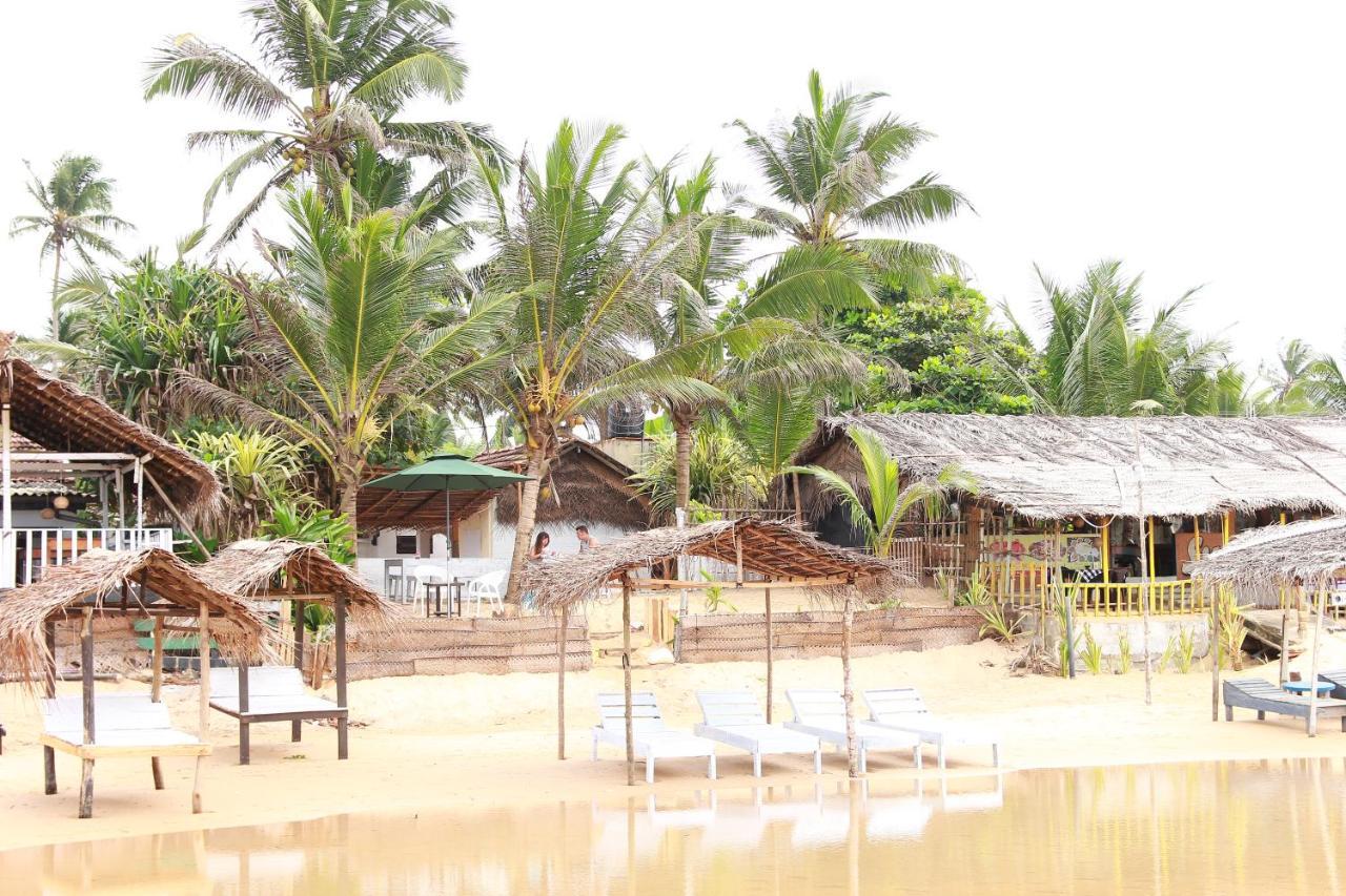 Sun & Fun Hikkaduwa Hotel Exterior photo