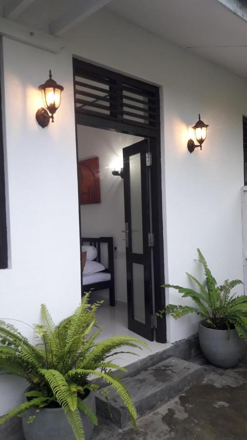 Sun & Fun Hikkaduwa Hotel Exterior photo